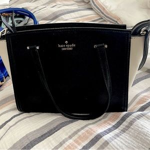 Kate Spade Blk/white purse. Can be used with or without the straps.